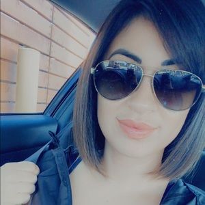 Meet your Posher, Julie